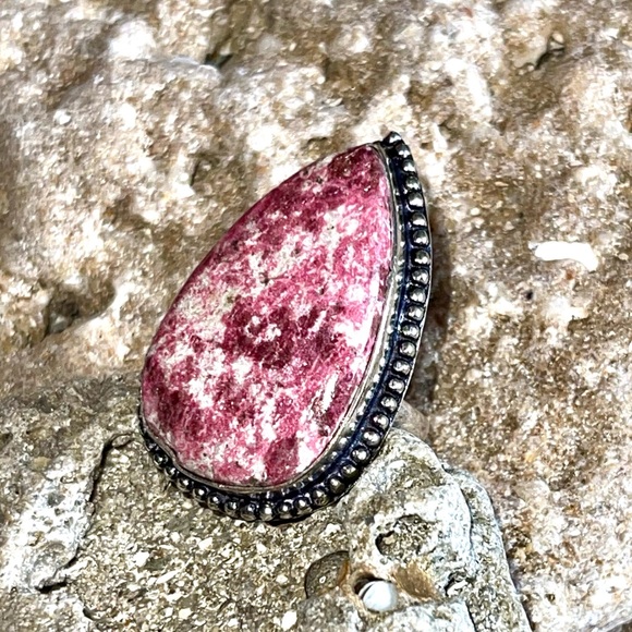 Rosaline Pink Thulite Ring Size 6 - Picture 5 of 10